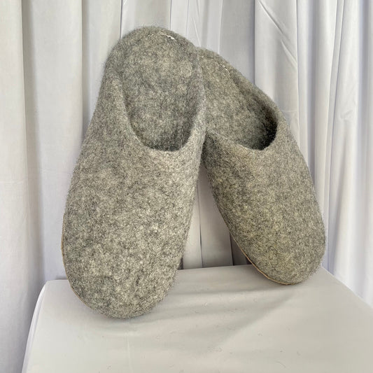 Felt slippers