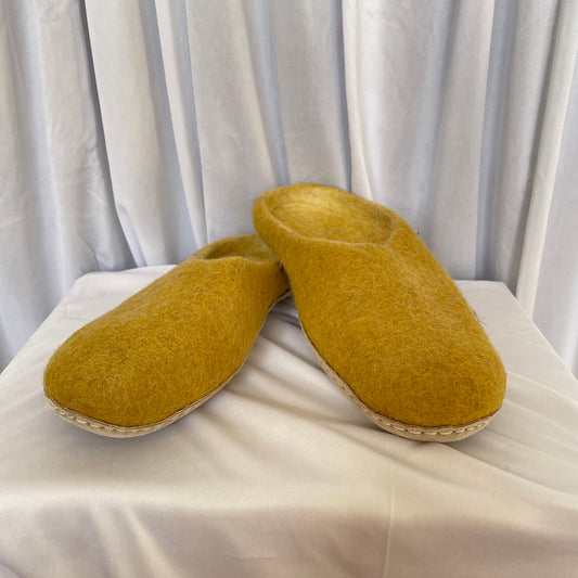 Felt slippers